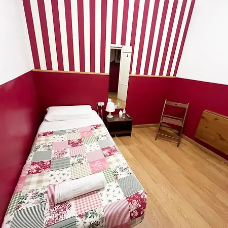 Hostal La Casa de La Plaza-2